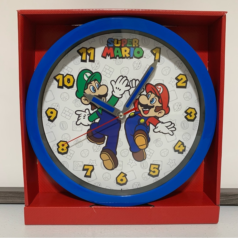 Nintendo Super Mario Bros. Luigi & Mario Analog Wall Clock-NIB